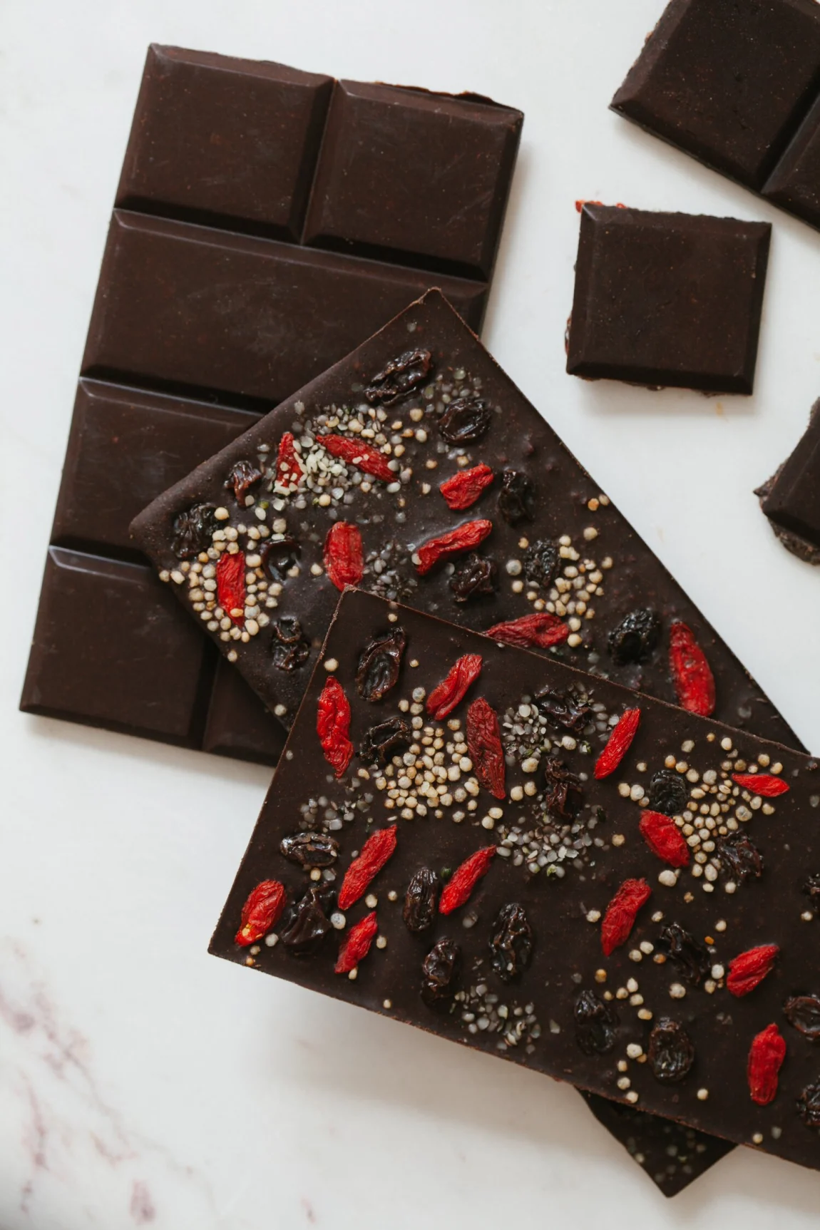 Strawberry Oat Smoothie Bowl and Superfood Raw Chocolate Bar | Golubka Kitchen