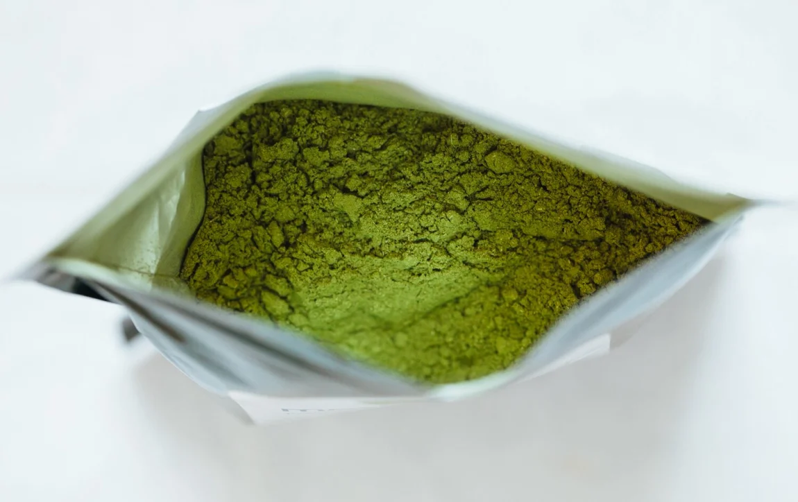 Peach and Avocado Overnight Oats with Moringa Powder | Golubka Kitchen