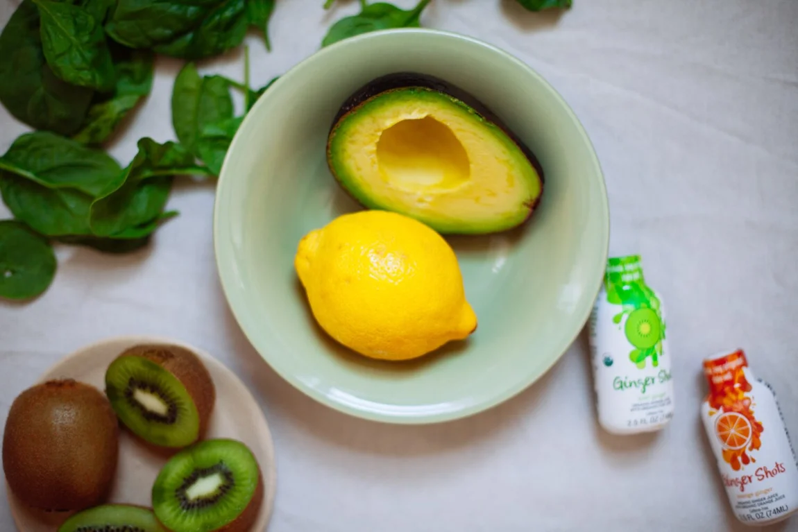 Avocado, Kiwi and Ginger Green Breakfast Smoothie | Golubka Kitchen
