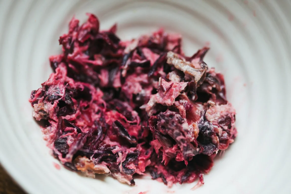 Hibiscus Ginger Latte - Golubka Kitchen