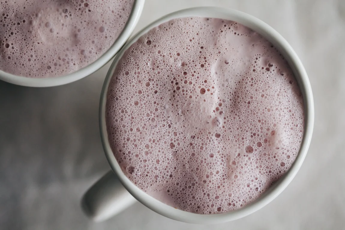 Hibiscus Ginger Latte - Golubka Kitchen