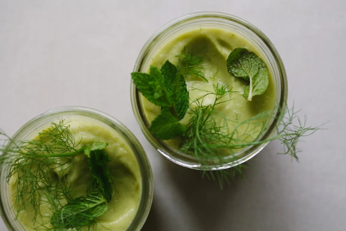 Hydrating Fennel, Mango and Avocado Smoothie - Golubka Kitchen