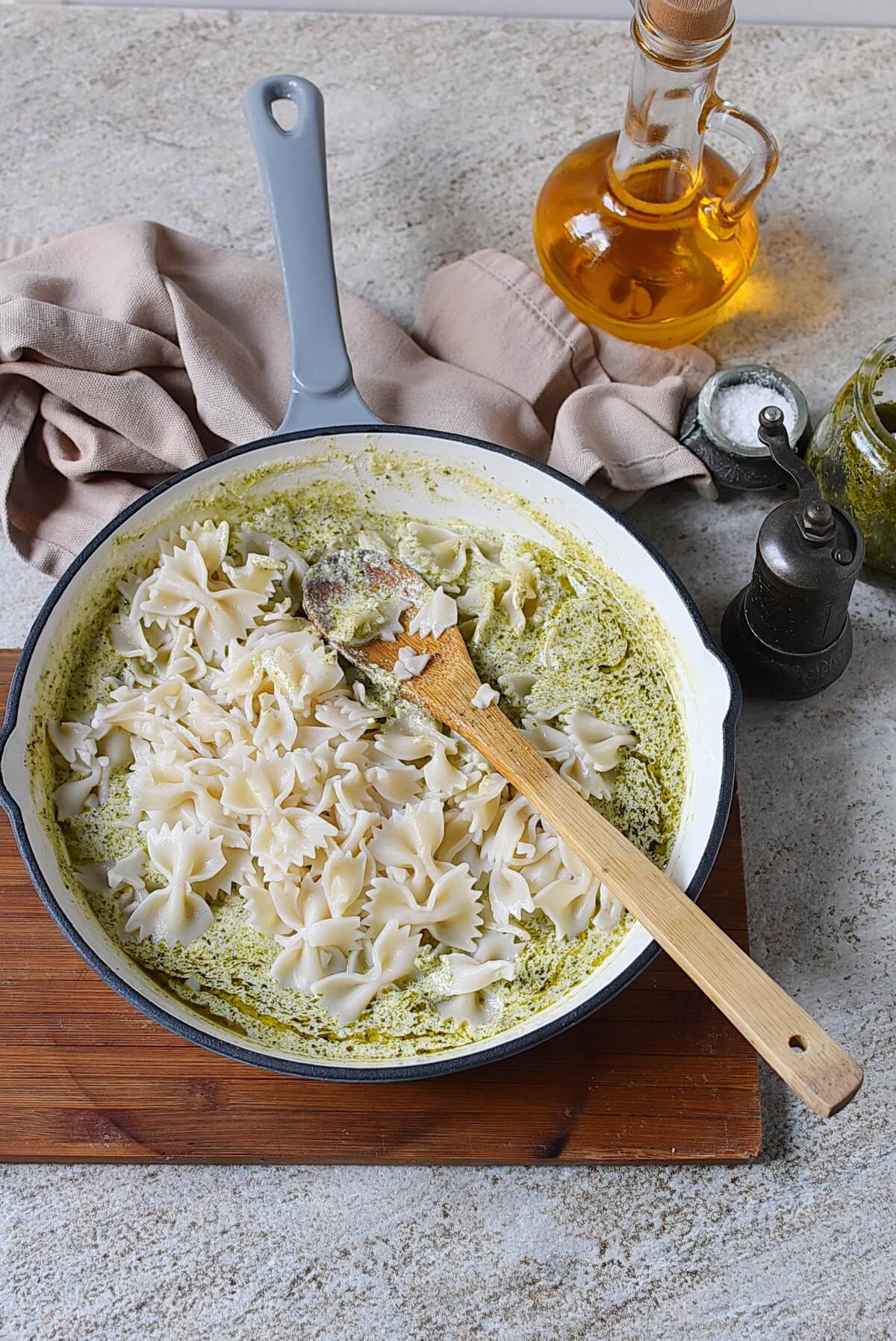 Creamy Pesto Sauce - Step 6