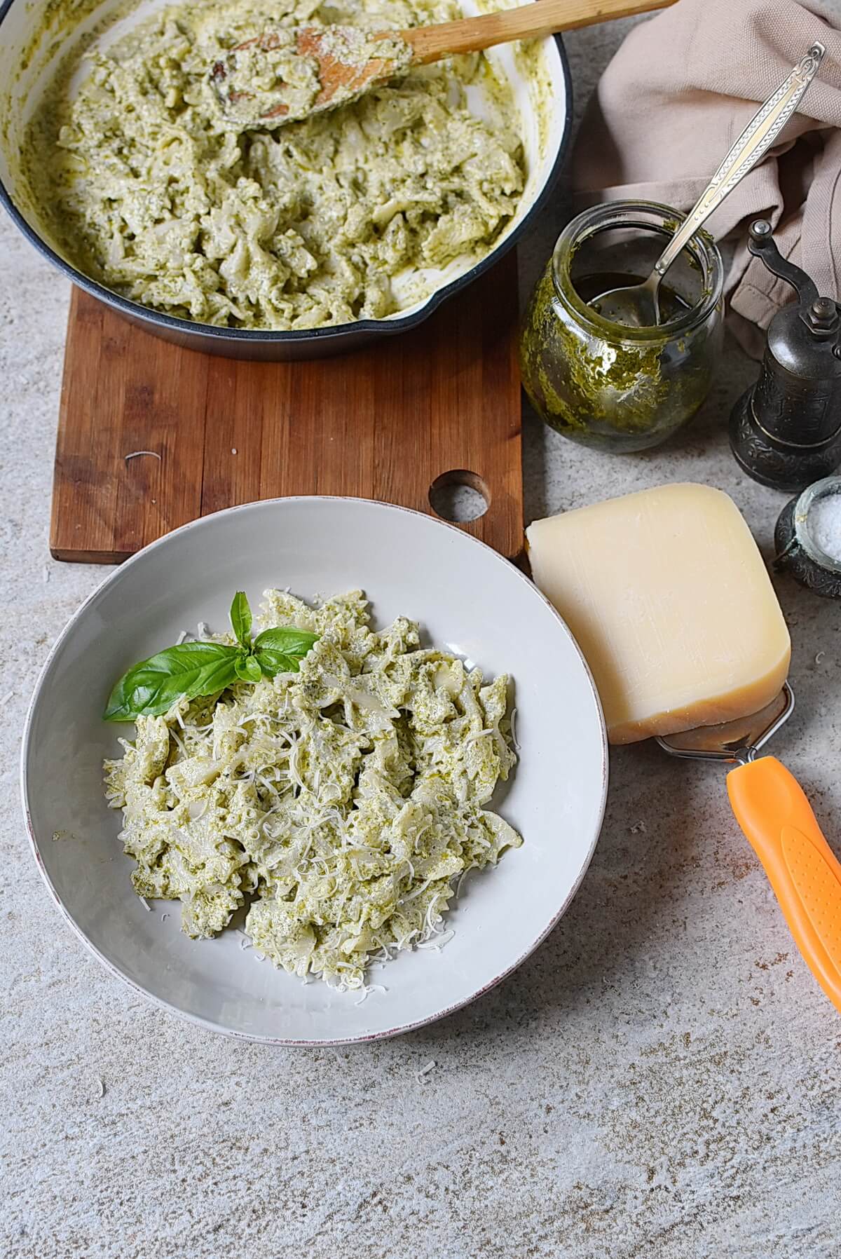 Creamy Pesto Sauce - Step 2