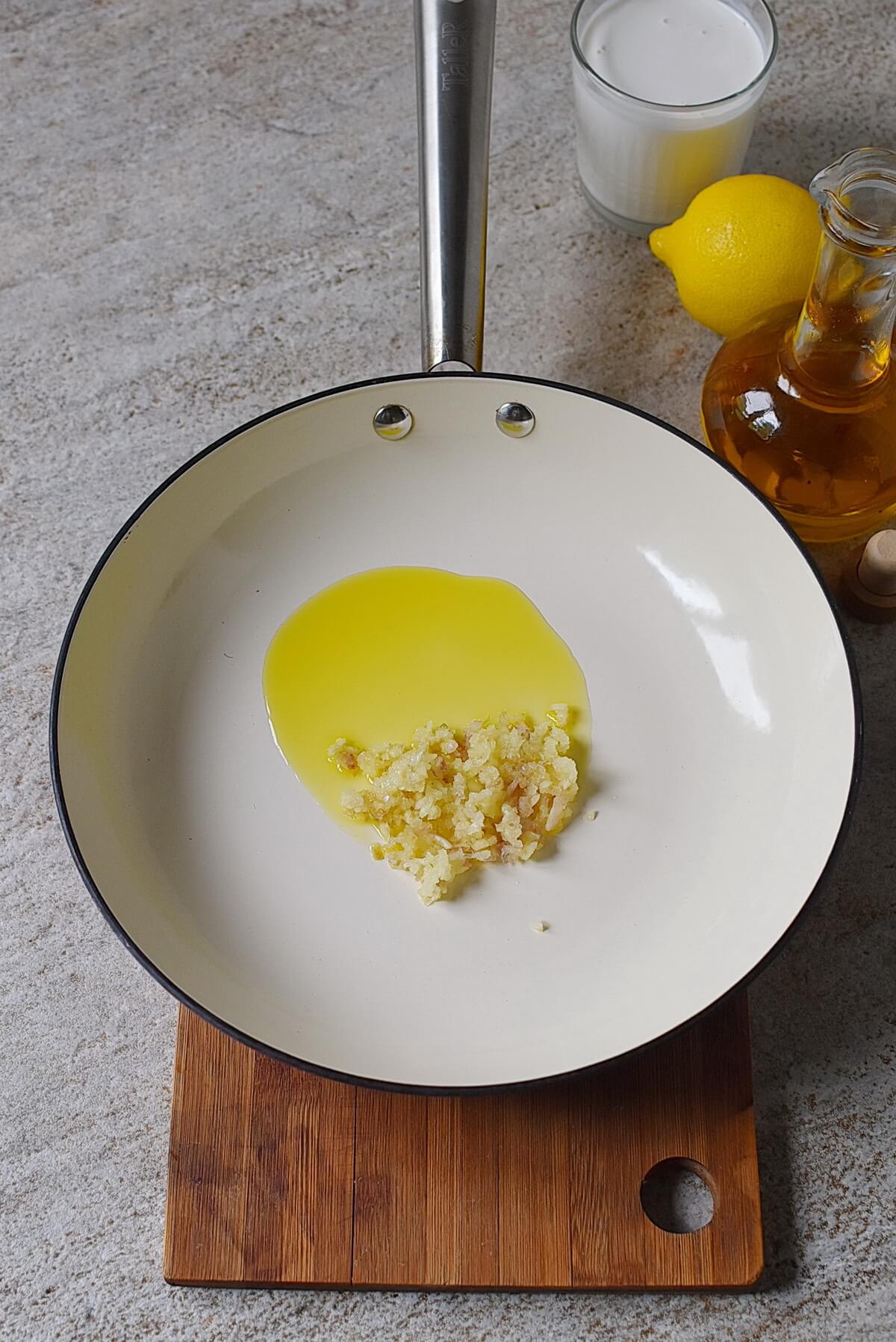 Easy Lemon Cream Pasta Sauce - Step 4